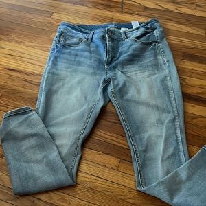 Woman’s 16 skinny jeans to ankle- worn once- smoke free home!